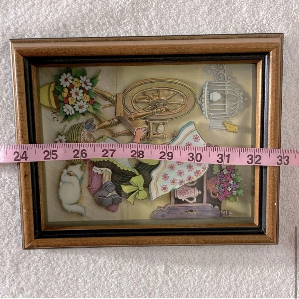 Vintage Teri-Tots Spinning Wheel Paper Tole 3D Art - Picture 7 of 8
